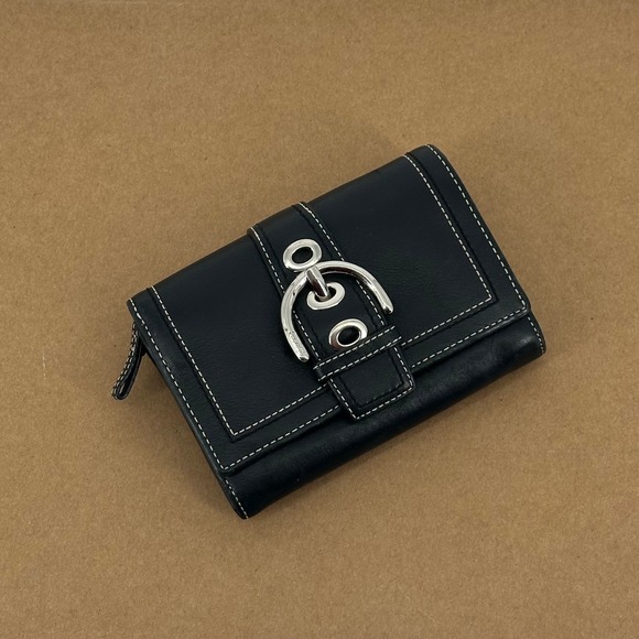 Coach Soho Black Leather Trifold Wallet Buckle Closure Contrast Stitch Y2K VTG